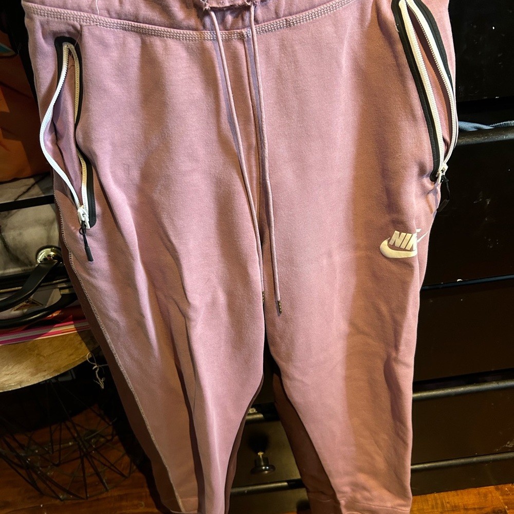 Nike Sweatpants light purple